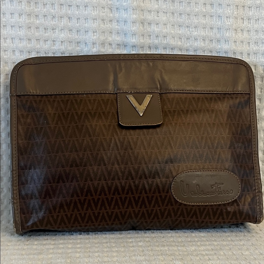 Mario Valentino Clutch